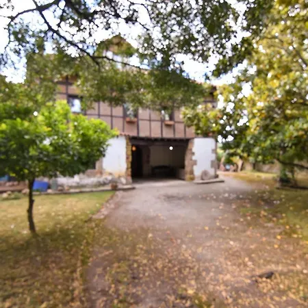 Holiday home Casona Con Gran Jardin Camargo