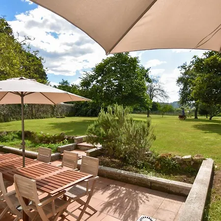 Casona Con Gran Jardin Camargo