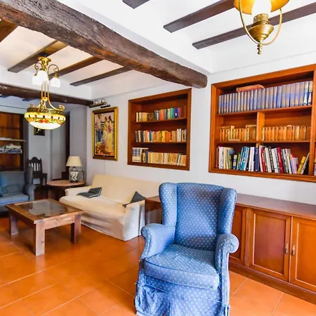 Casona Con Gran Jardin *