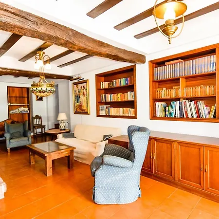 Hébergement de vacances Casona Con Gran Jardin *